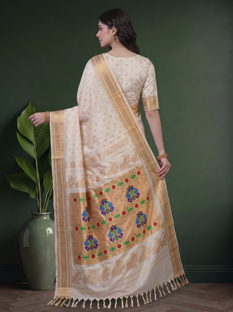 A Timeless Elegance in Ivory & Gold from Yeola – Kalanjali Paithani