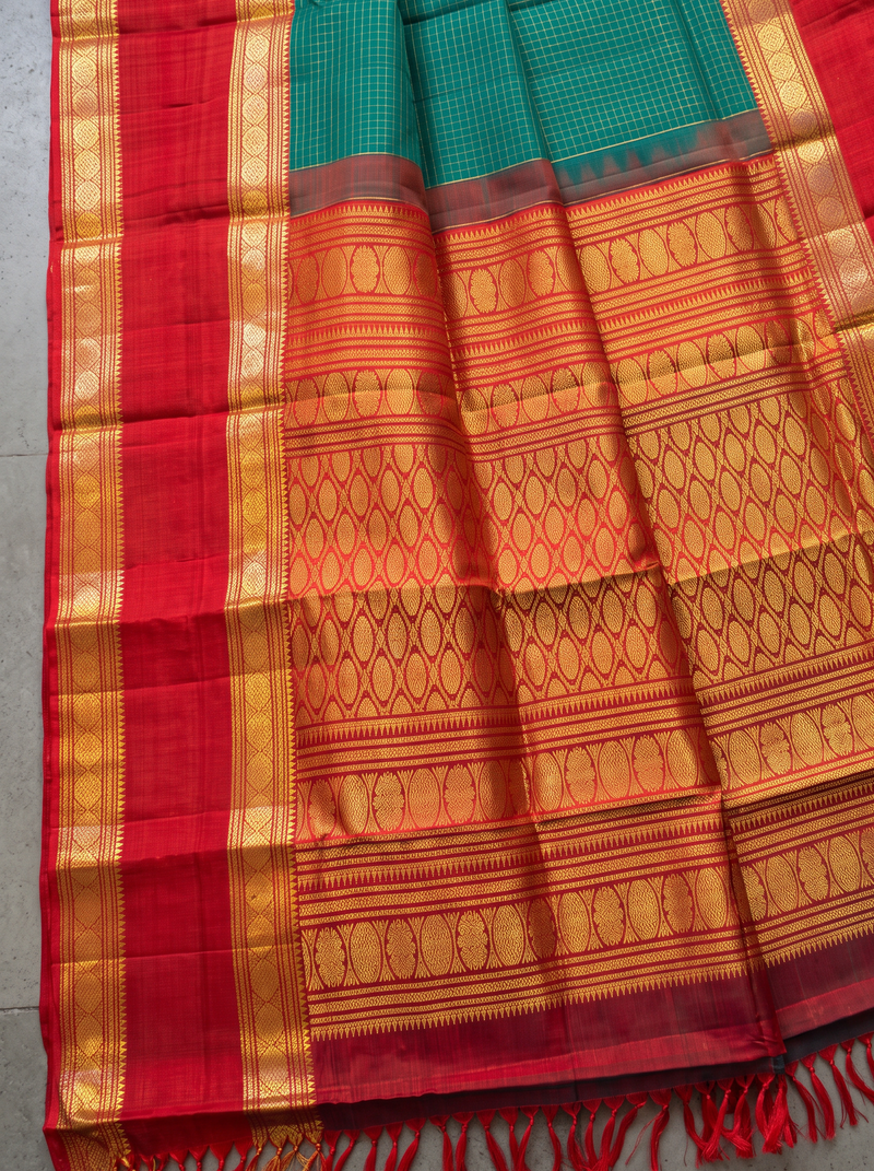 A Lush Romance of Brocade & Silk – Emerald Green & Red Pure Korvai Kanjivaram Handloom Silk Saree