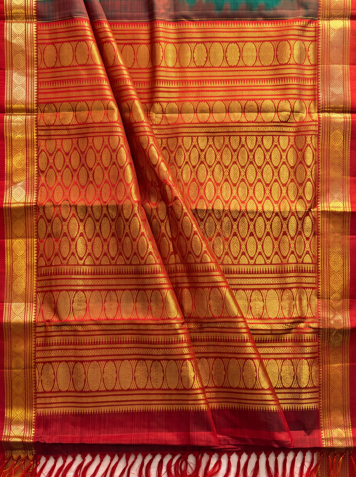 A Lush Romance of Brocade & Silk – Emerald Green & Red Pure Korvai Kanjivaram Handloom Silk Saree