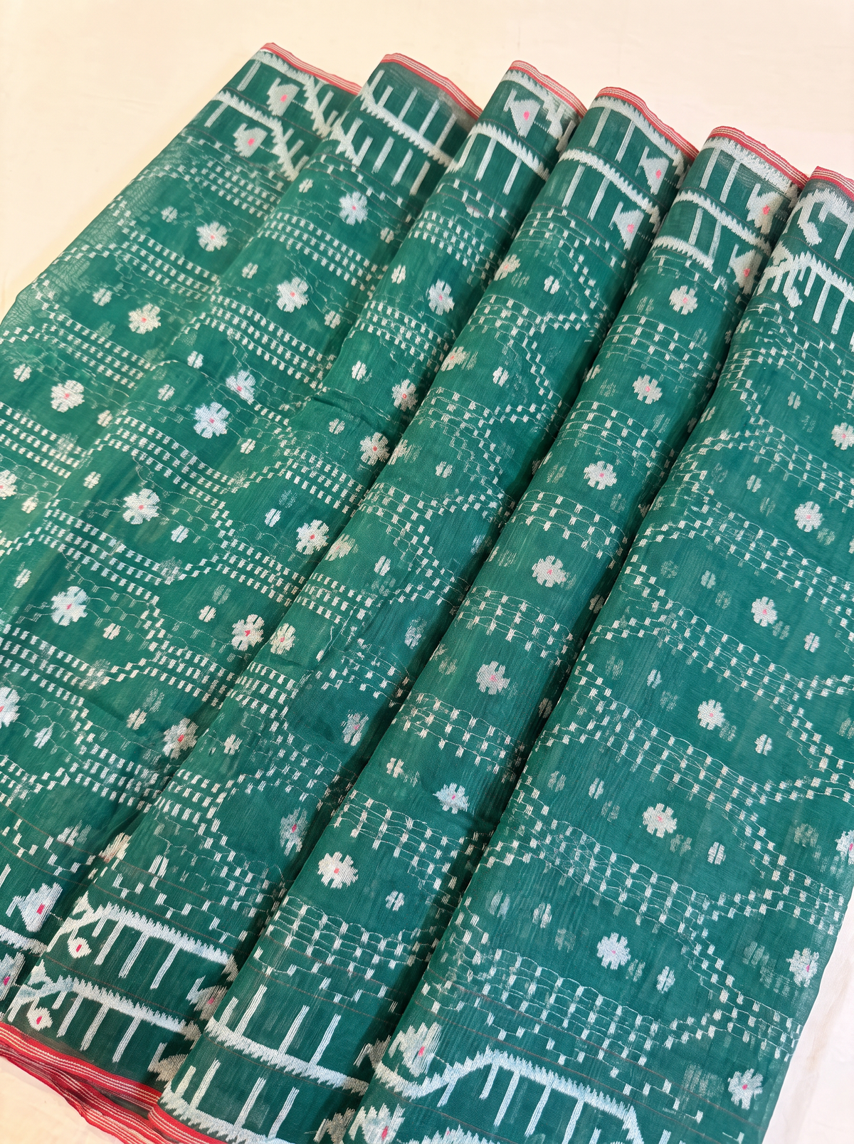 An Emerald Rhythm — Dhakai Jamdani Woven in Waves and Florals