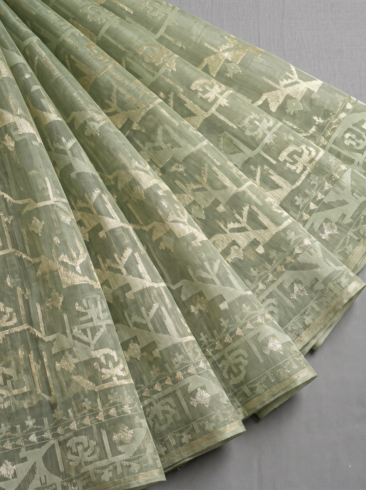 A Garden Woven in Sage — Dhakai Jamdani Where Florals Meet Geometry