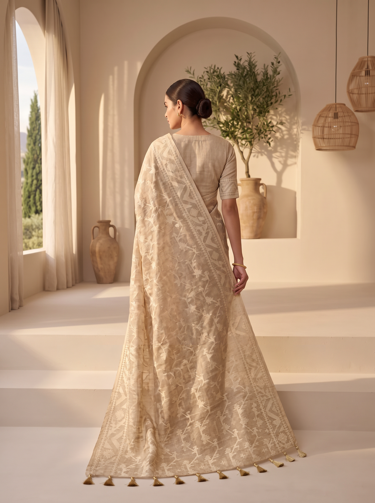 A Whisper of Ivory and Gold — Dhakai Jamdani in Quiet Elegance