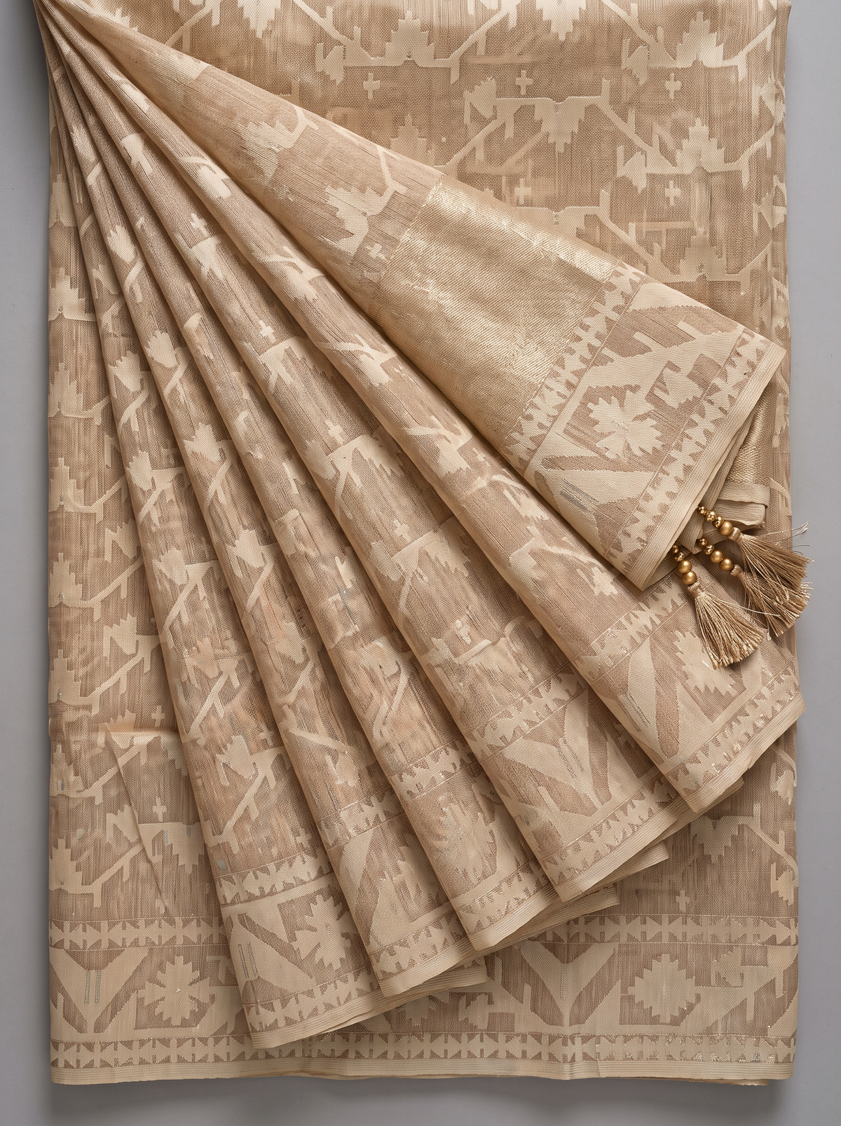 A Whisper of Ivory and Gold — Dhakai Jamdani in Quiet Elegance