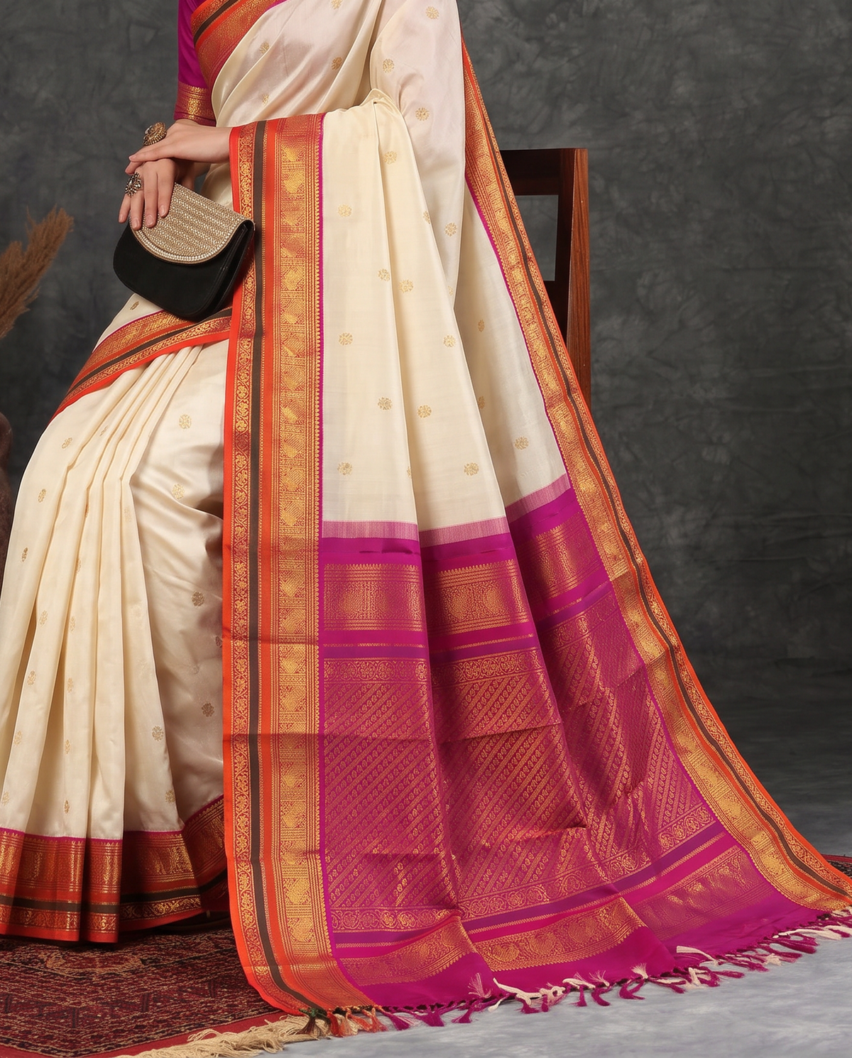 Kanjivaram - Cream with Pink
